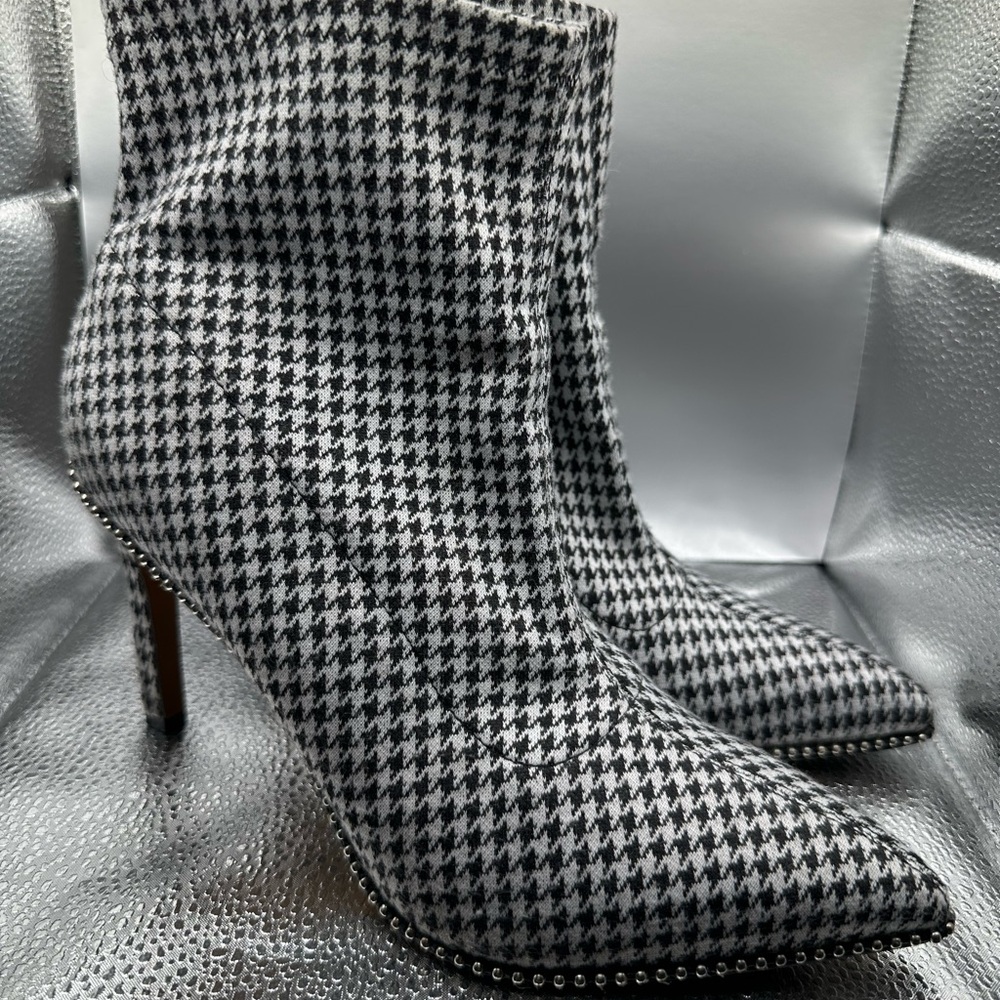 Bar III Houndstooth Heeled Boots - Black and White